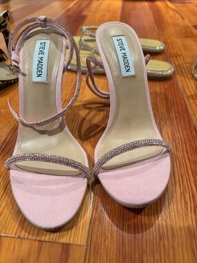 NWOT Steve Madden Breslin Pink Rhinestone Strap Heeled Sandals